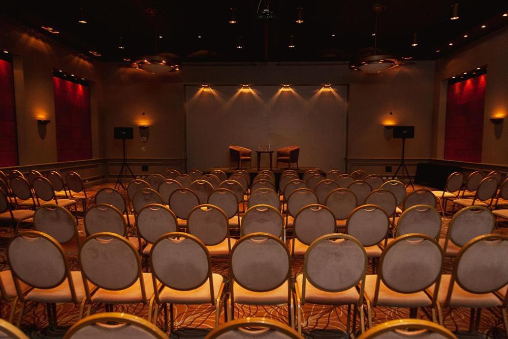 Austral Plaza Hotel Comodoro Rivadavia Exterior photo