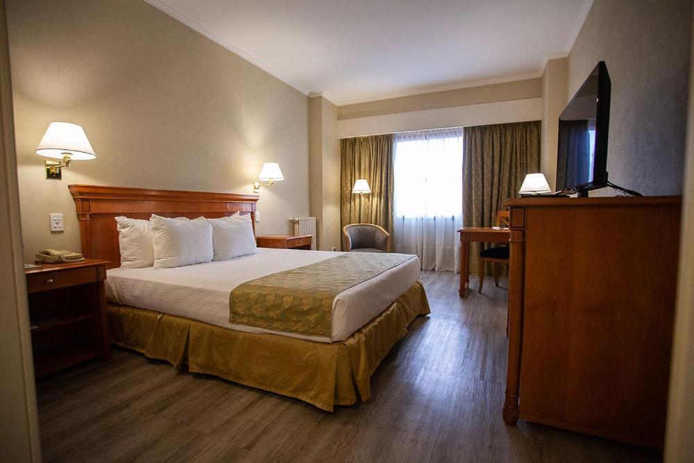 Austral Plaza Hotel Comodoro Rivadavia Exterior photo